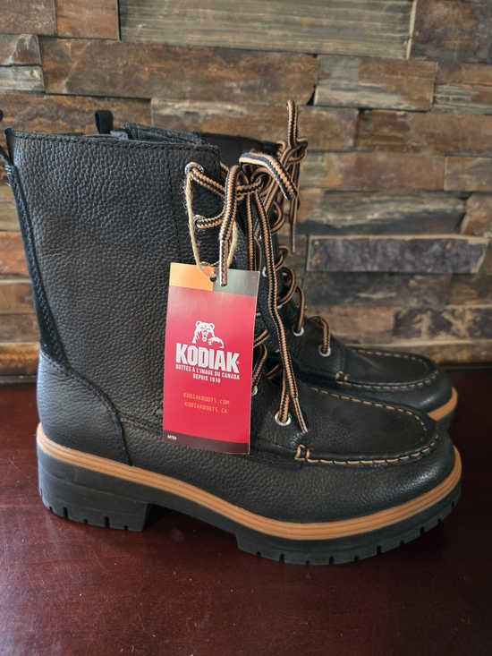 Kodiak Shoes - Kodiak Womens Black Leather Lace-Up Boots with Tan Trim